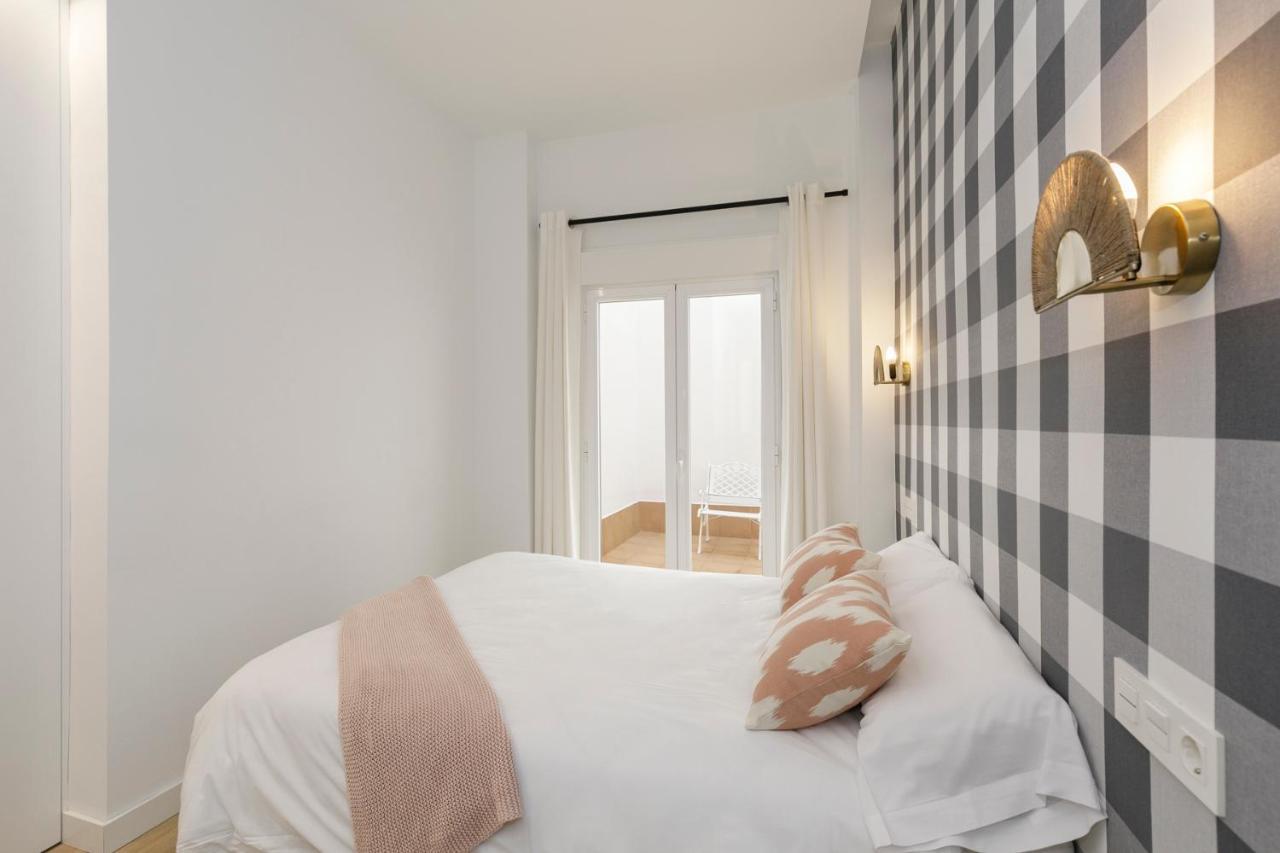 Hi Room - Smart Apartments - He 0 グラナダ エクステリア 写真
